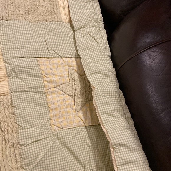 8 piece Lambs & Ivy yellow, cream and green crib set - Picture 11 of 13